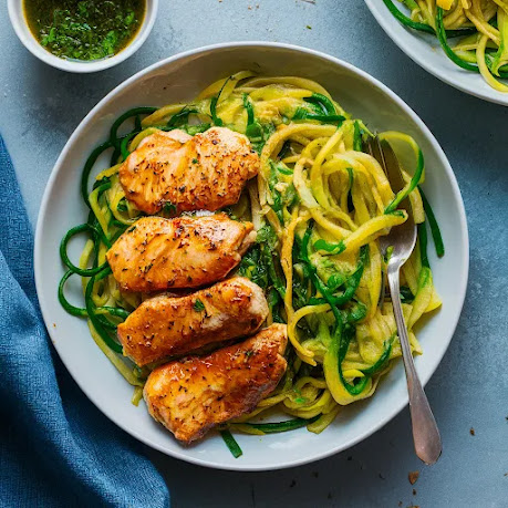 Read more about the article Creamy Garlic Butter Chicken with Zoodles Recipe